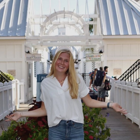 Meet your Posher, Ansley - Picture 1 of 1